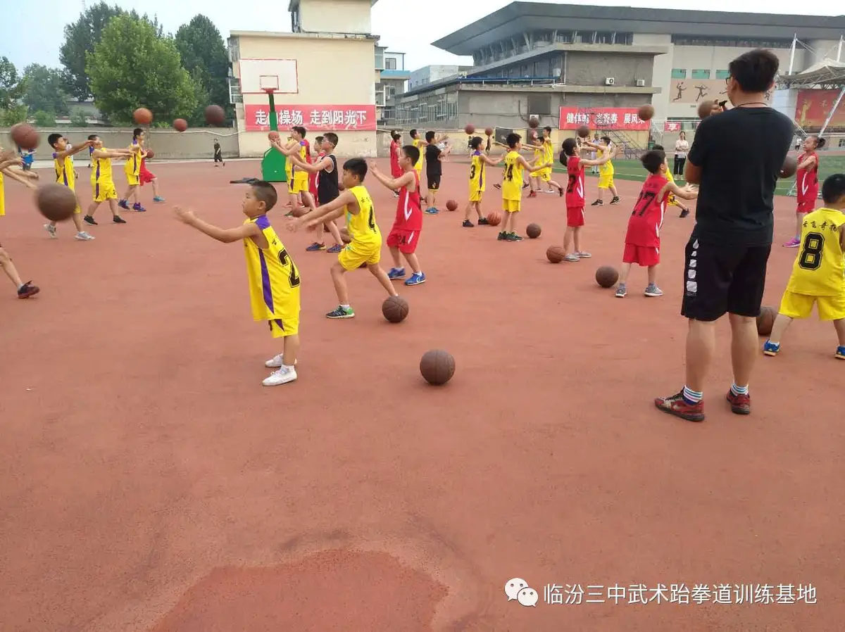 篮球战术训练分解法图解大全_0